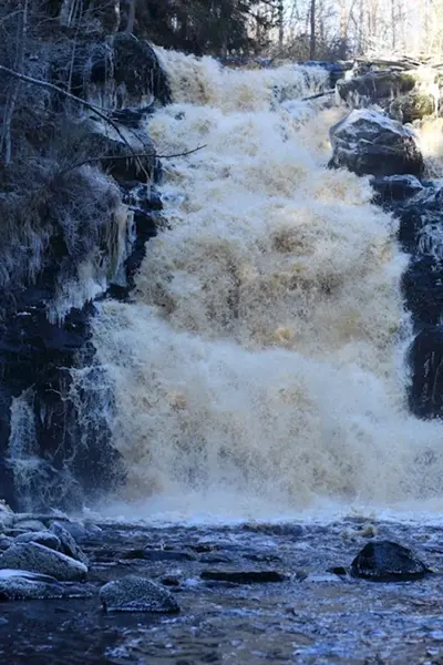 Водопад Юканкоски Карелия зимой