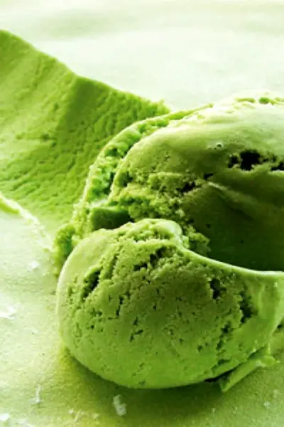 Зеленое фисташковое мороженое